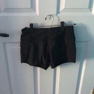 size 2 lululemon shorts